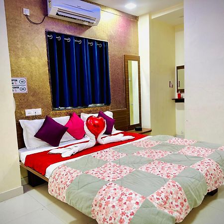 Hotel Sawai Executive Jadhavwadi Esterno foto
