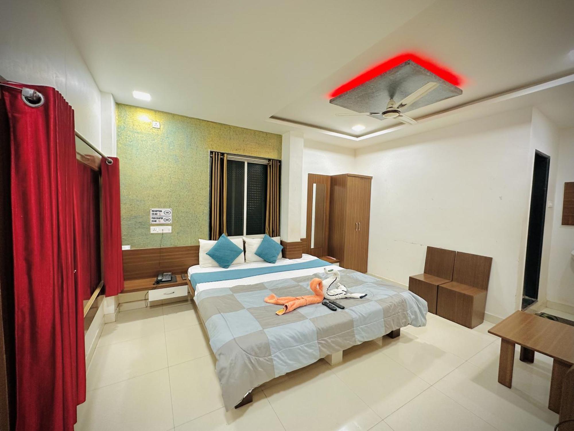 Hotel Sawai Executive Jadhavwadi Esterno foto