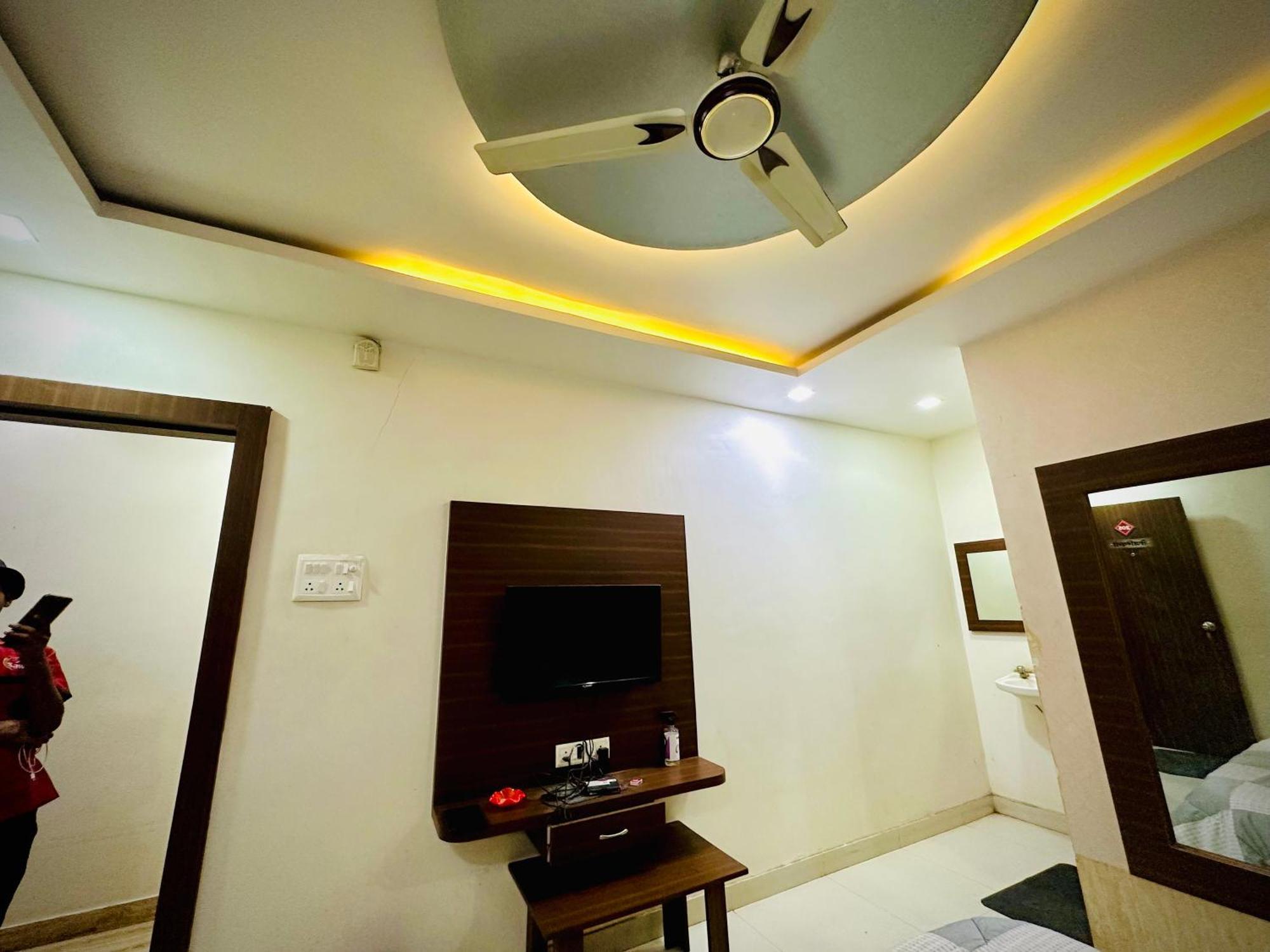 Hotel Sawai Executive Jadhavwadi Esterno foto