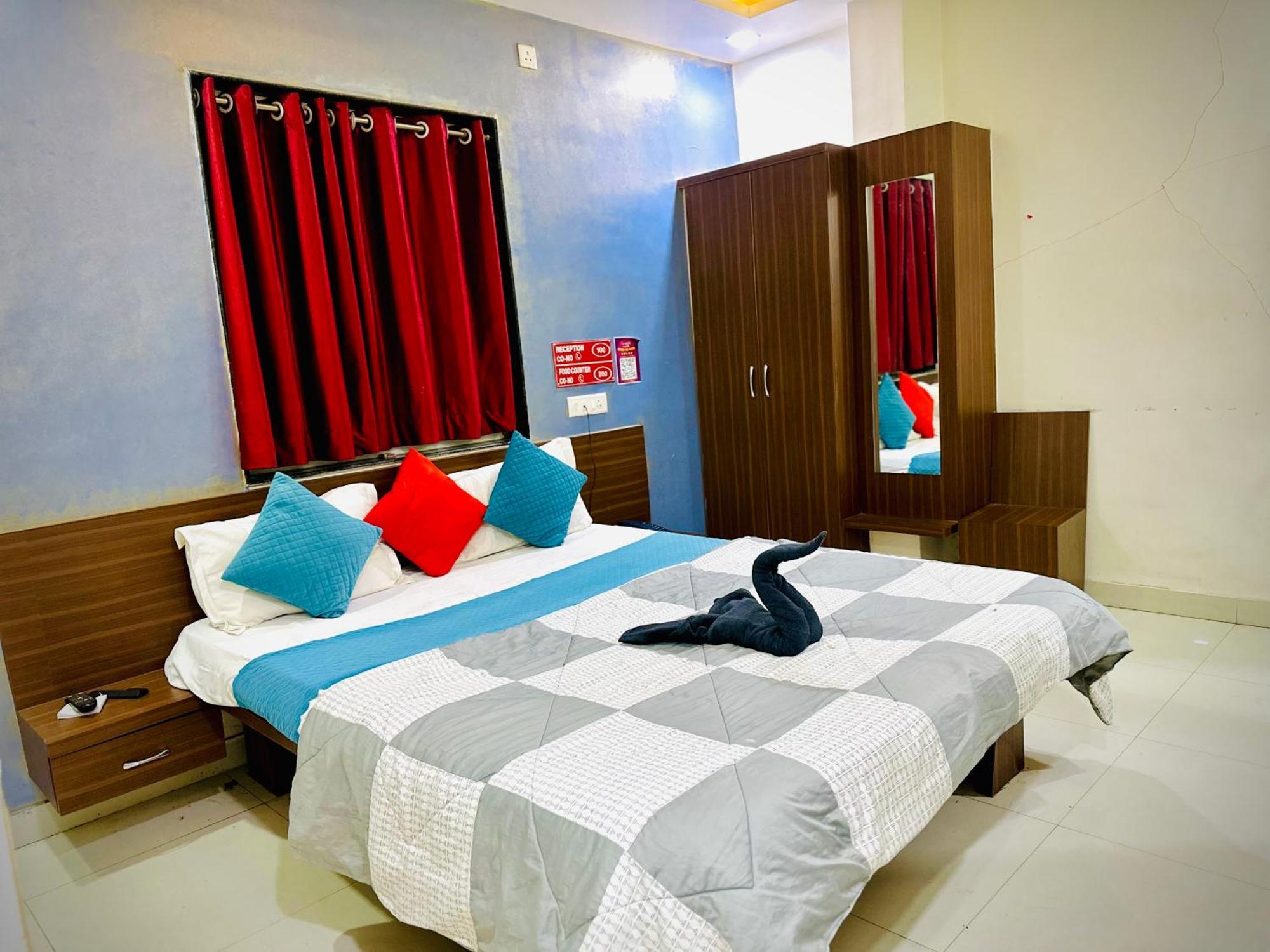 Hotel Sawai Executive Jadhavwadi Esterno foto