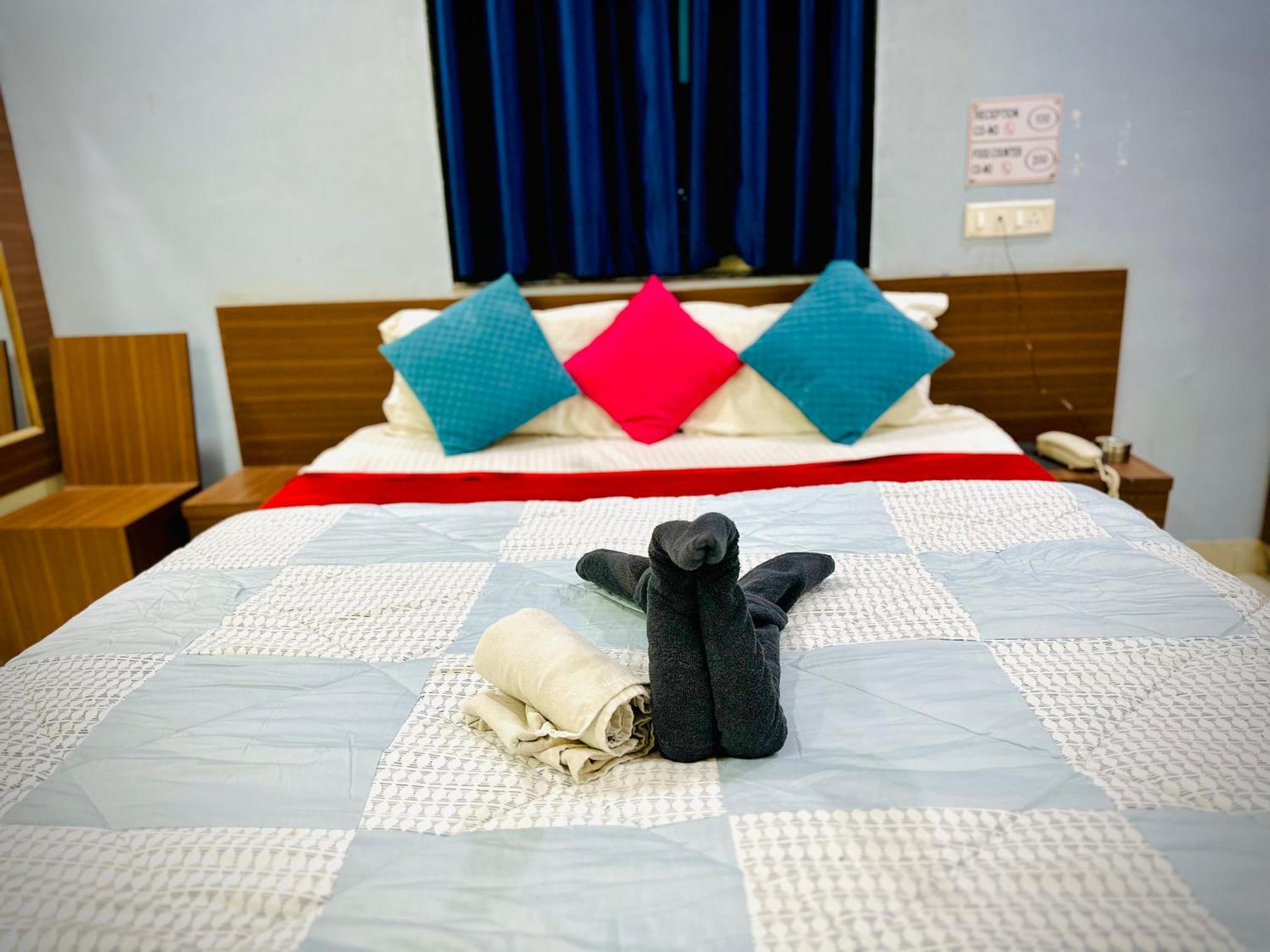 Hotel Sawai Executive Jadhavwadi Esterno foto