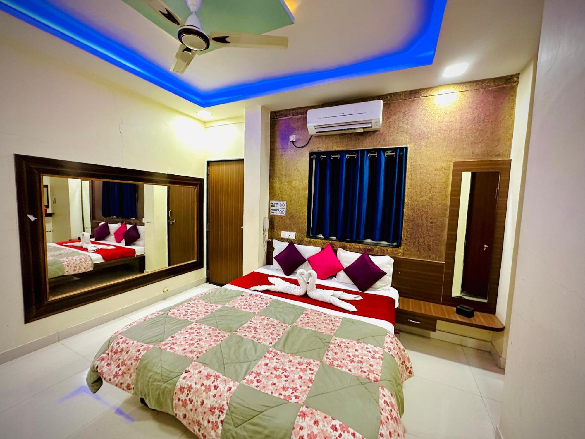 Hotel Sawai Executive Jadhavwadi Esterno foto