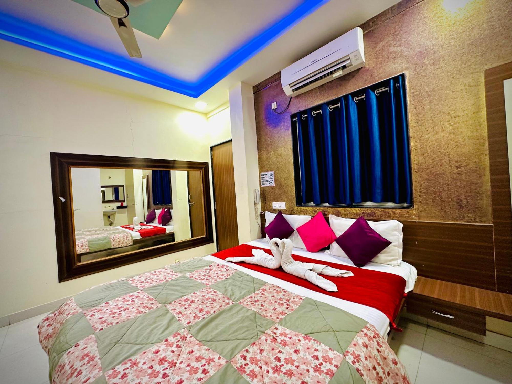 Hotel Sawai Executive Jadhavwadi Esterno foto