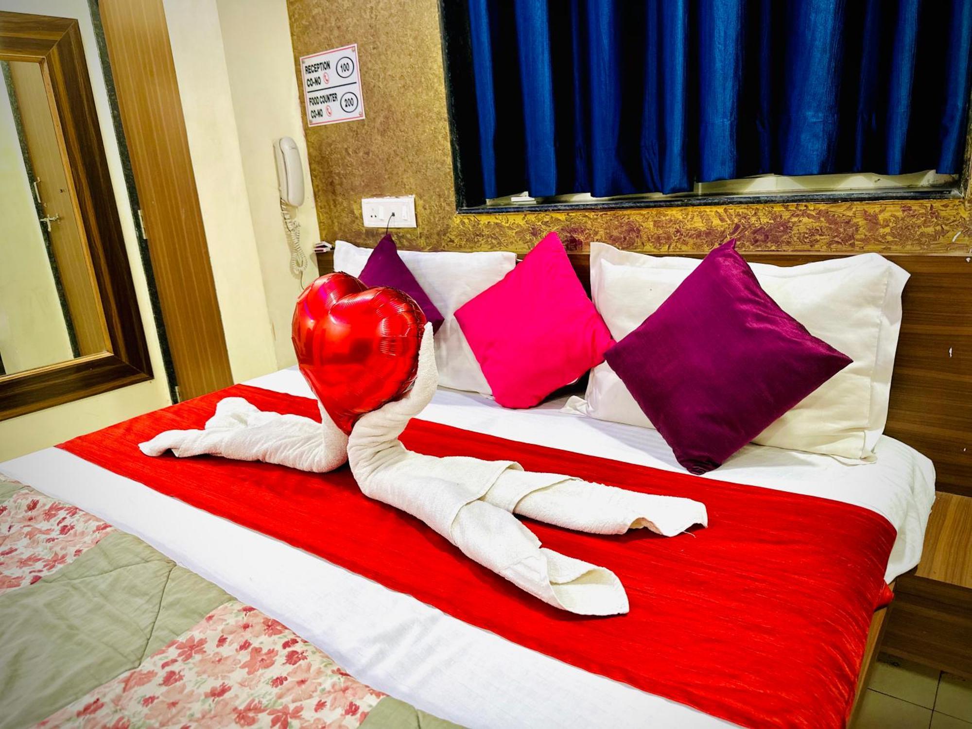Hotel Sawai Executive Jadhavwadi Esterno foto