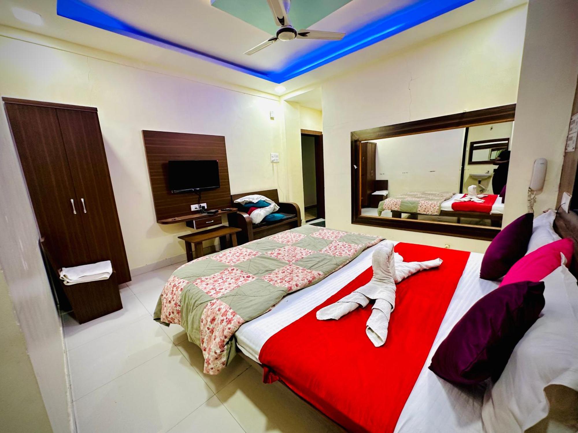 Hotel Sawai Executive Jadhavwadi Esterno foto