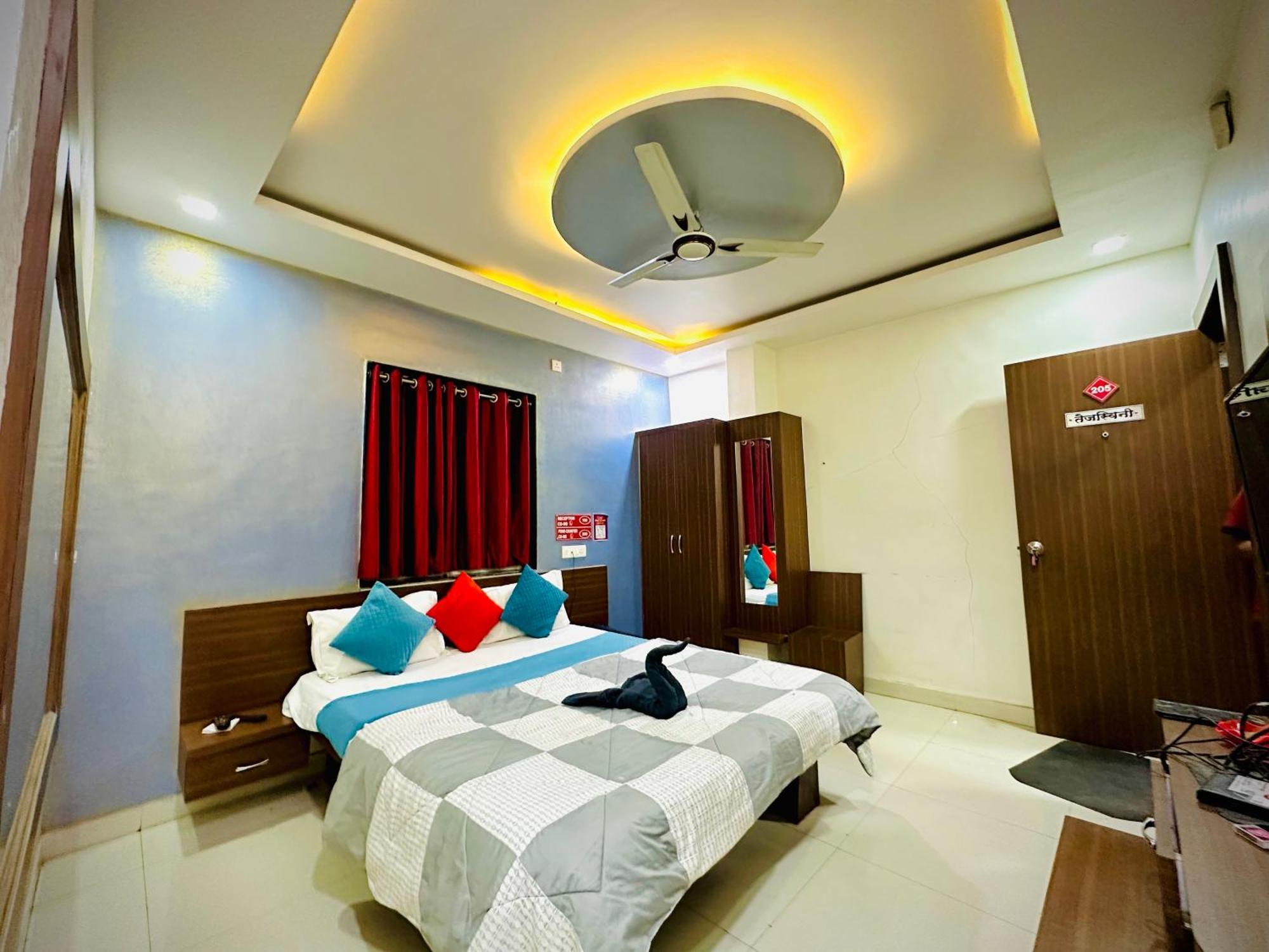 Hotel Sawai Executive Jadhavwadi Esterno foto