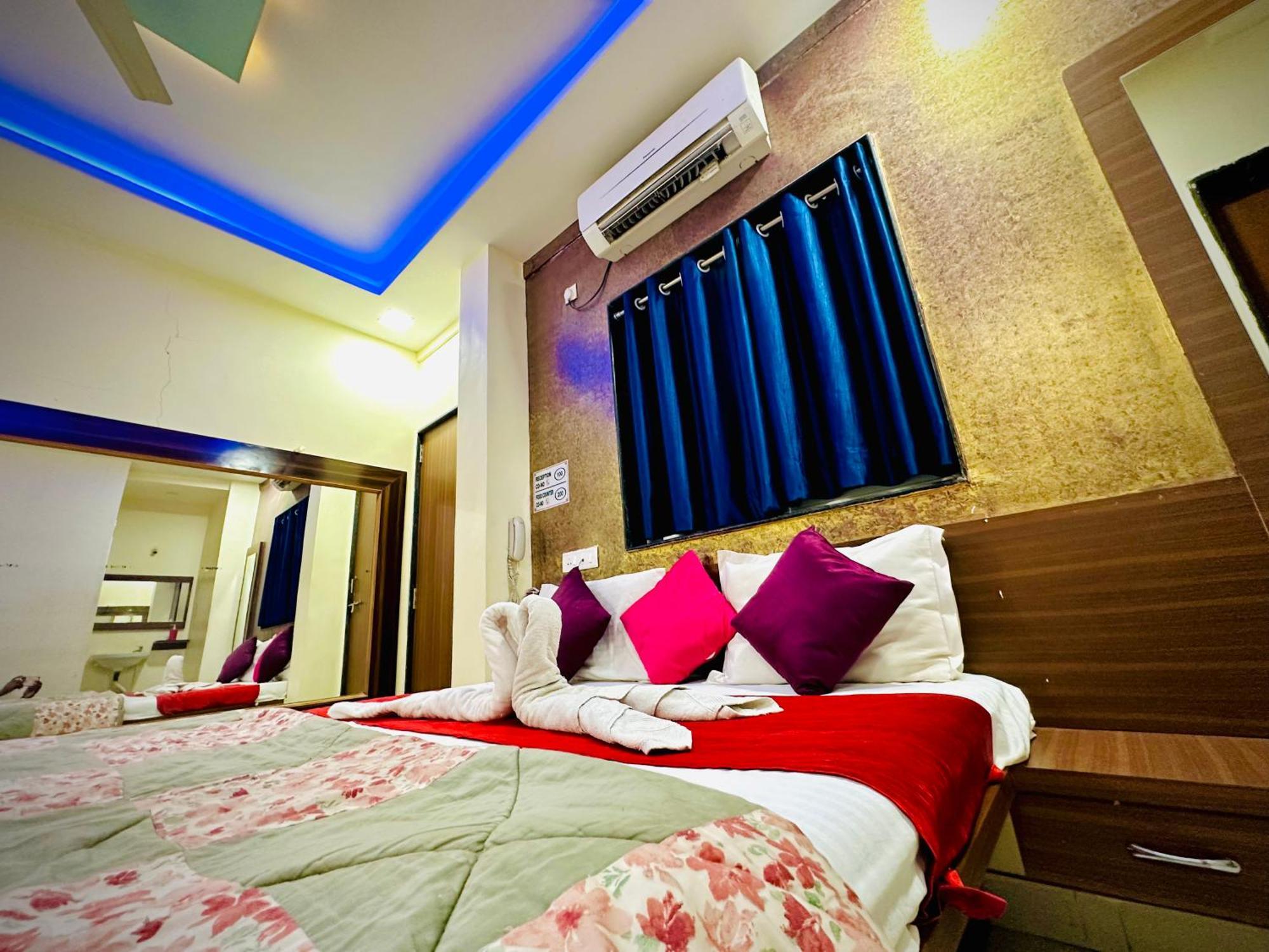 Hotel Sawai Executive Jadhavwadi Esterno foto