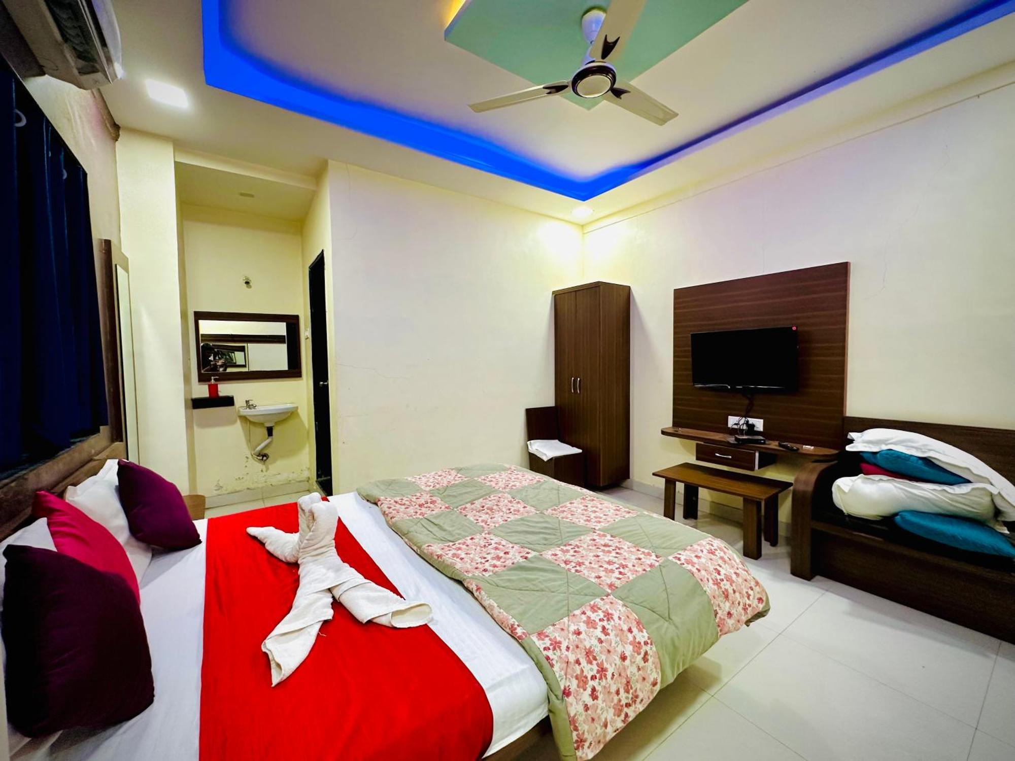 Hotel Sawai Executive Jadhavwadi Esterno foto