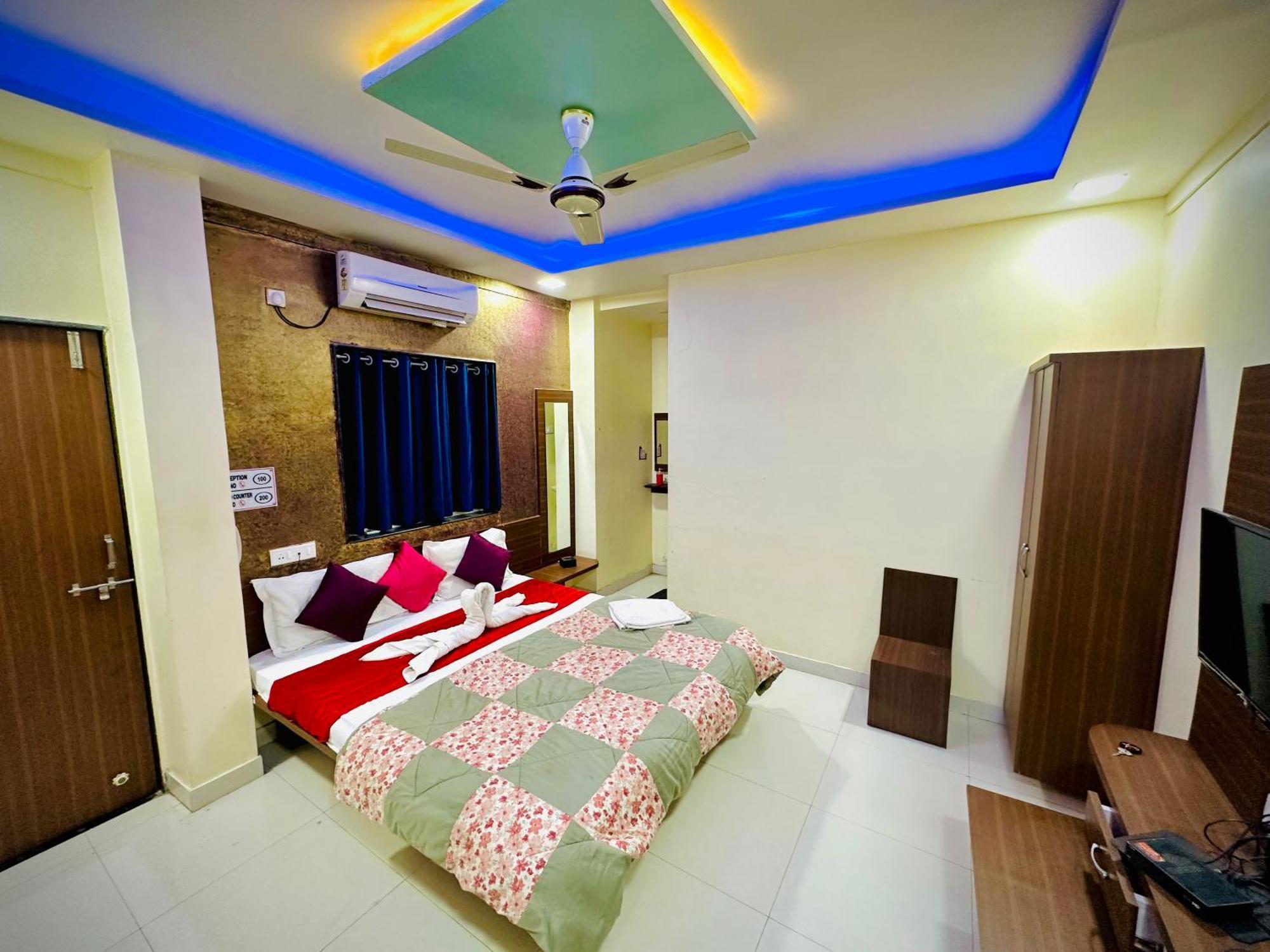 Hotel Sawai Executive Jadhavwadi Esterno foto