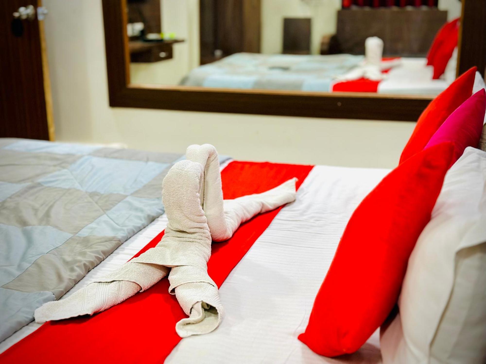 Hotel Sawai Executive Jadhavwadi Esterno foto