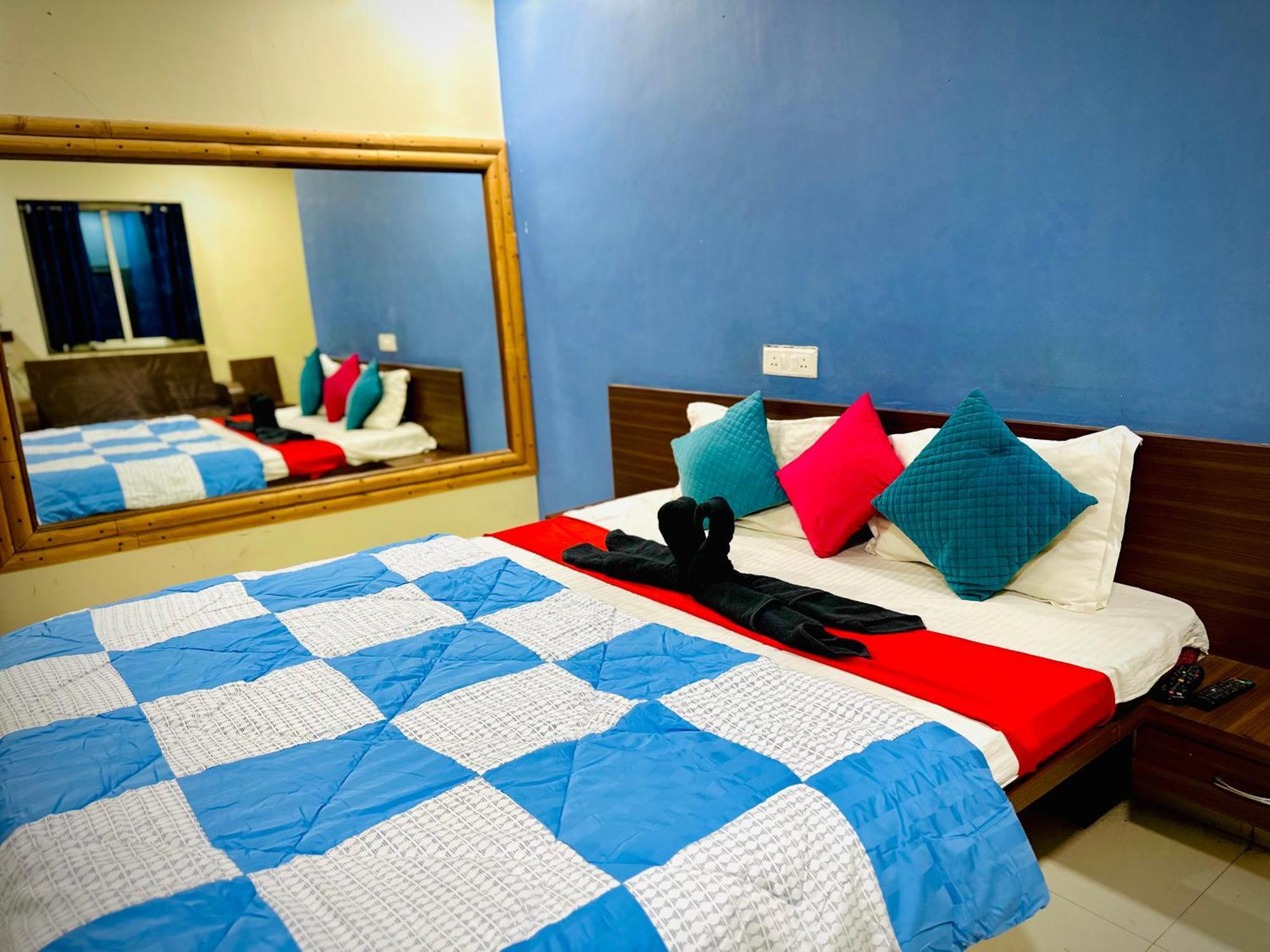 Hotel Sawai Executive Jadhavwadi Esterno foto