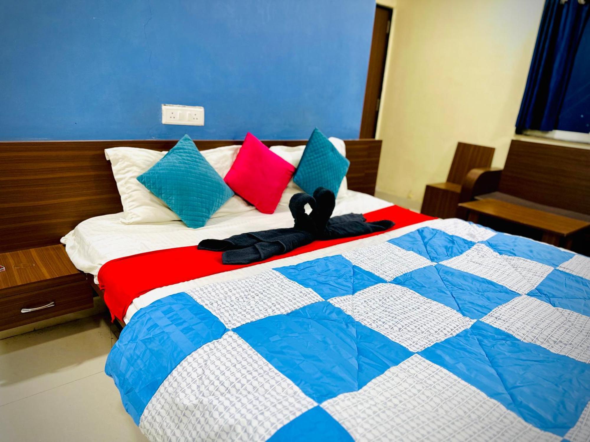 Hotel Sawai Executive Jadhavwadi Esterno foto