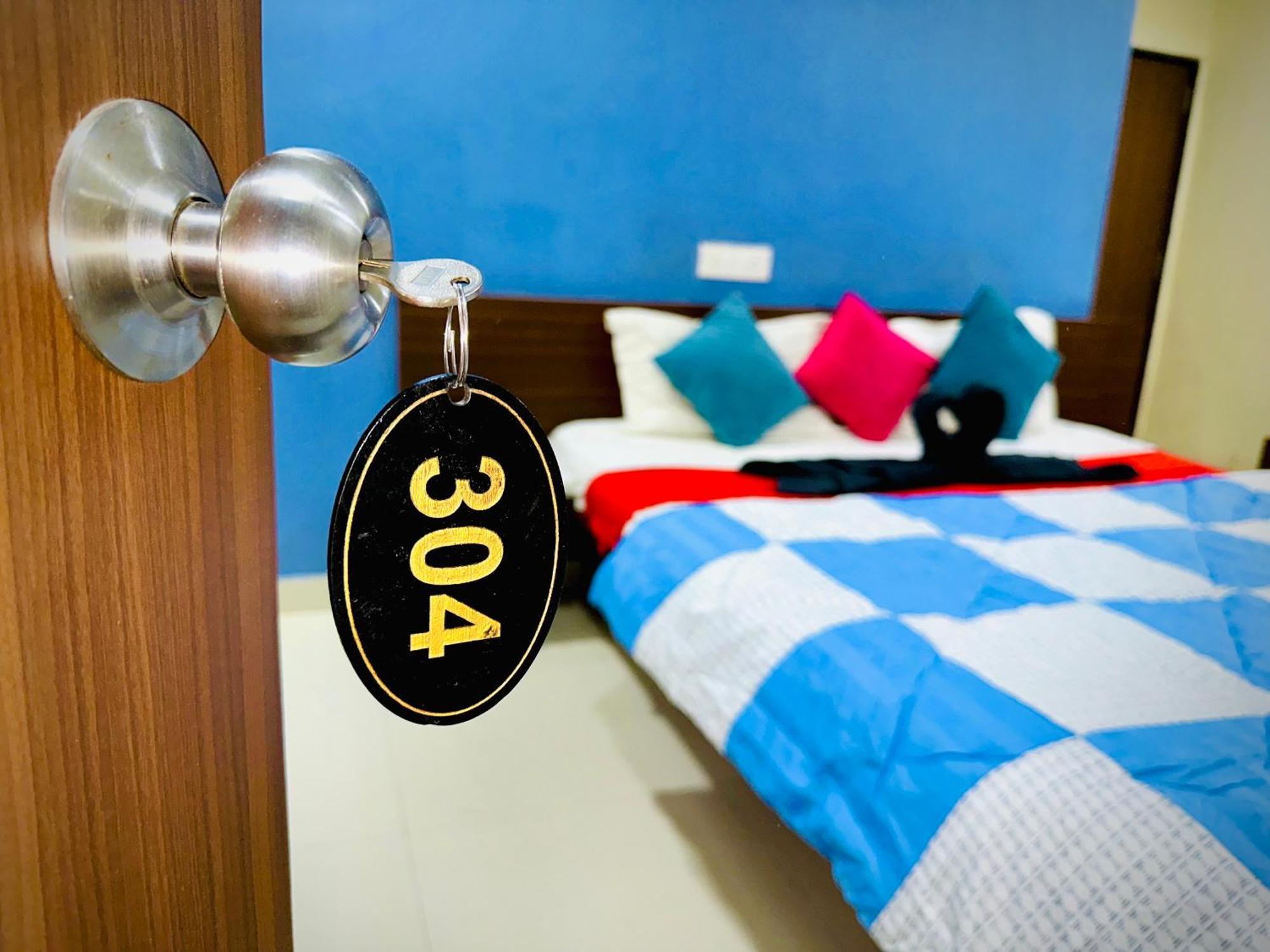 Hotel Sawai Executive Jadhavwadi Esterno foto