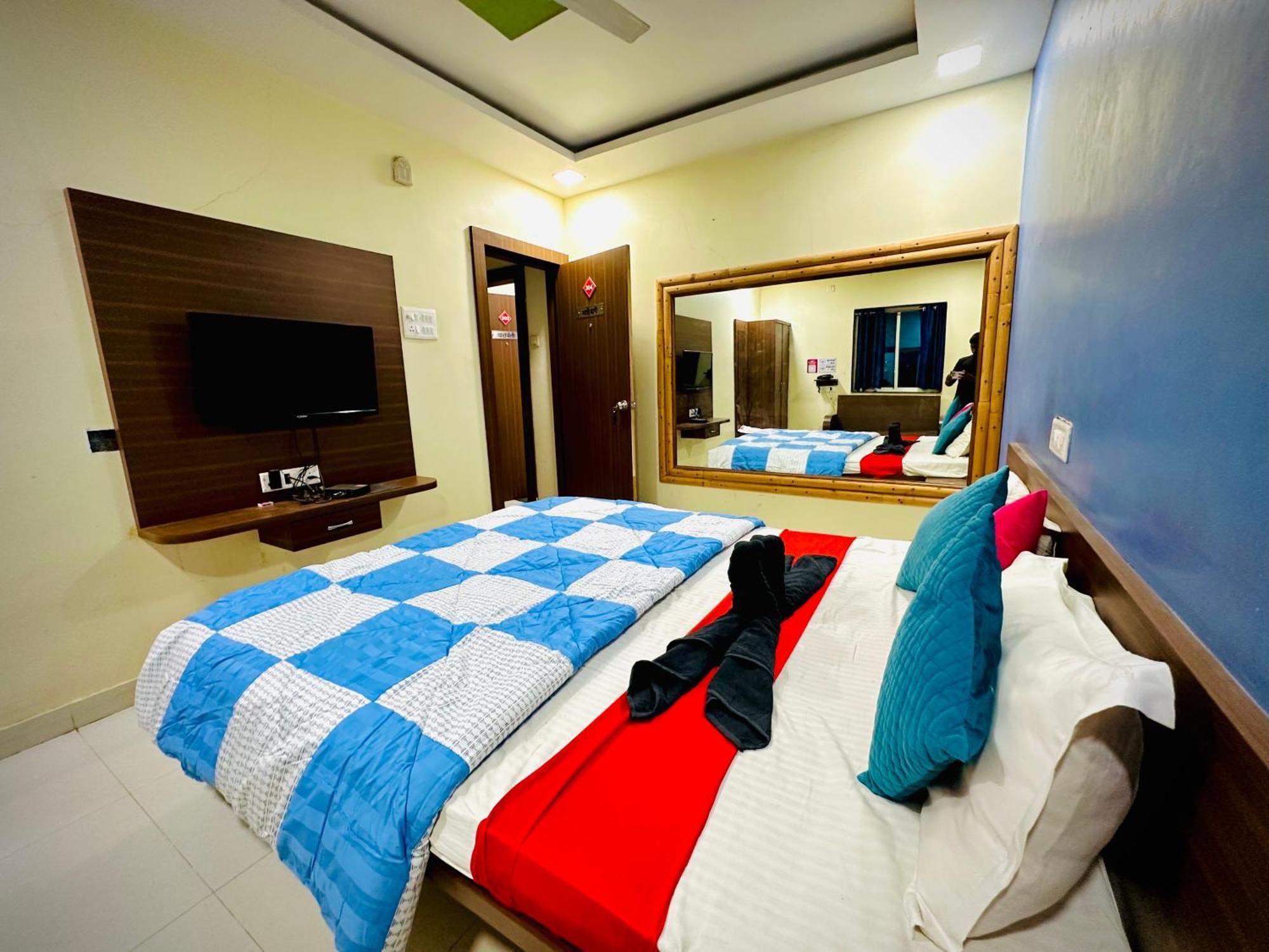 Hotel Sawai Executive Jadhavwadi Esterno foto